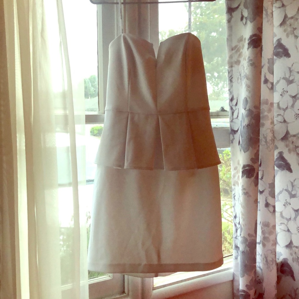 Bisou Bisou size 14 white peplum strapless dress